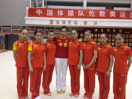 中国女子体操队无缘奖牌 美国队摘得金牌