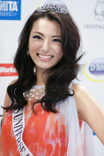 环球小姐日本区冠军25岁模特松尾幸实