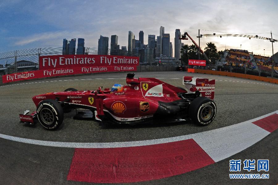 （体育）（2）赛车——新加坡F1大奖赛练习赛