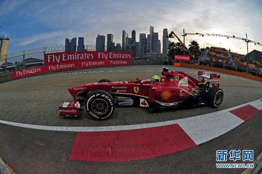 （体育）（3）赛车——新加坡F1大奖赛练习赛