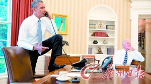 奥巴马脚踩办公桌打电话网友吐槽：收回你的脚