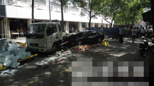 宁波司机撞倒1男1女 持刀将被撞男子当街砍死