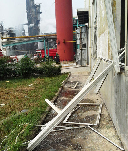 获嘉县化工厂爆炸 居民家中玻璃被震碎