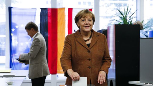 默克尔称德国新政府不会改变现有对欧政策（图）