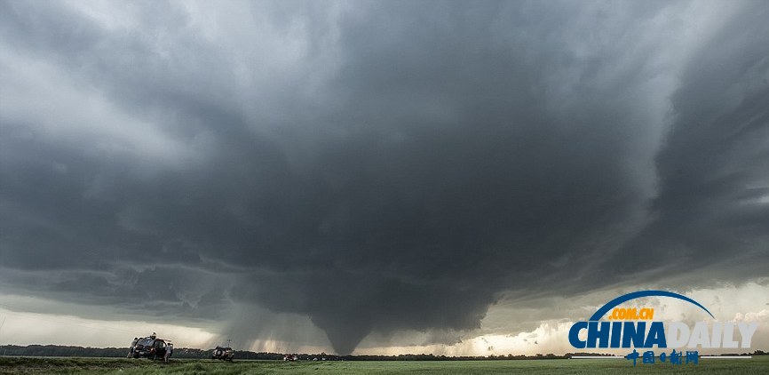 美风暴追踪者拍摄震撼照片 目睹670余场龙卷风
