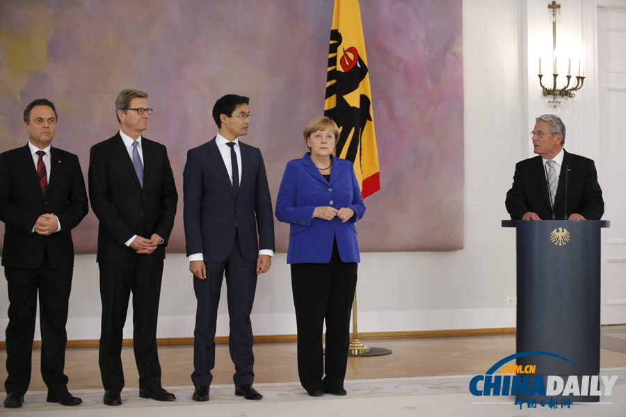 德国总统宣布默克尔现任政府解散 组阁紧锣密鼓（高清组图）