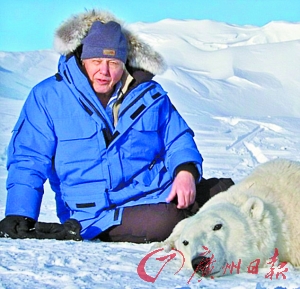 BBC野生动物纪录片《冰冻地球》片段。该片曾因为以人工布景冒充野外环境受到批评。