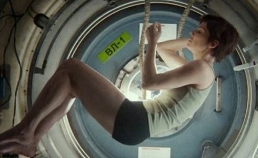 宇航员给好莱坞科幻片“挑刺”：女主角应穿尿布