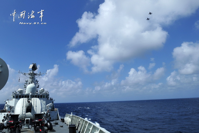 高清:军方公开海军三大舰队西太平洋演习照片