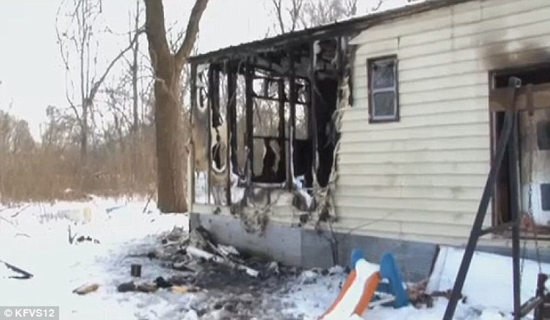 美国消防员夫妻“远水难救近火”自家房子被烧光