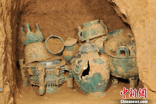 陕西宝鸡石鼓山西周墓已发现44件青铜器