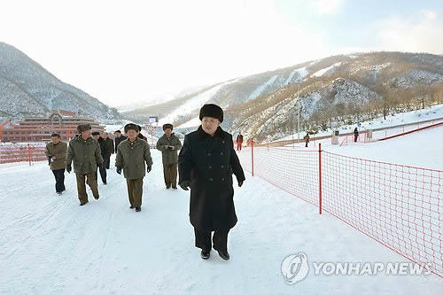 朝鲜马息岭滑雪场完工金正恩视察赞“完美无缺”