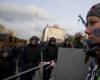 乌克兰防暴警察暴力清场示威人群 欧美强烈谴责