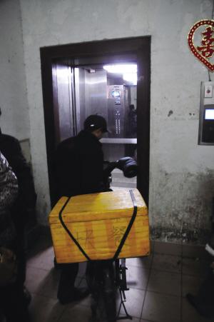 老小区电梯使用16年 出故障全杭州都找不到配件