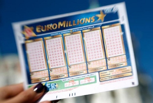 欧洲彩票头奖累积10期两人中奖将分1.3亿欧元
